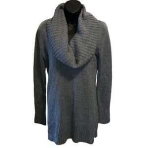 H&M gray tunic turtleneck long sleeve sweater size M